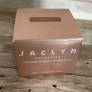 Jaclyn Cosmetics Luminous Powder in Feelin’ It